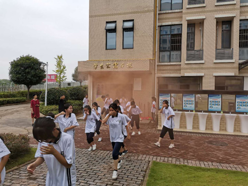 b8edd5d5609f4b089a714eac5bd85a53.jpg b8edd5d5609f4b089a714eac5bd85a53.jpg