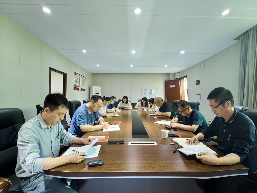 b50bb8872866418c8fb8e9cd39239e23.jpg b50bb8872866418c8fb8e9cd39239e23.jpg