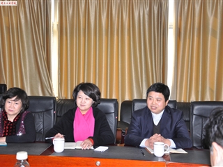 时任市教育局副局长李平来我校指导工作（2014）