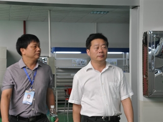 副市长何寄华来我校调研（2013）