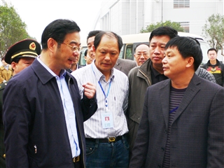 时任省委书记周强视察我校（2011）